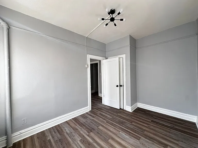 319 Summit Ave #5 — Photo 7