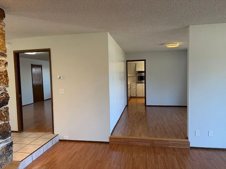 1422 Lawnridge Ave — Photo 7