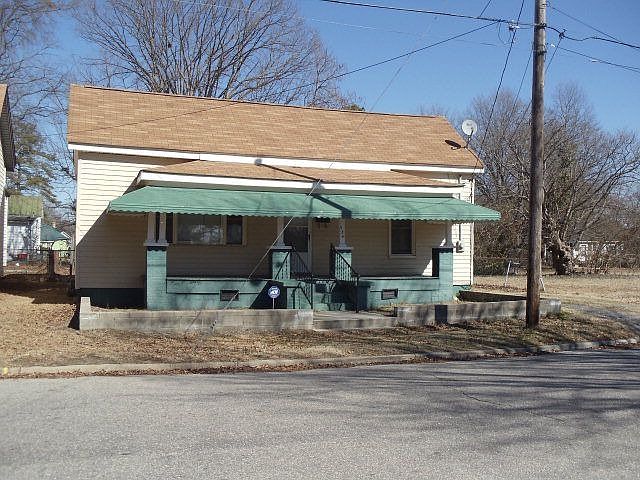 1st image of 534 Dexter St