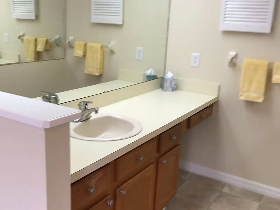 Master bath dressing area