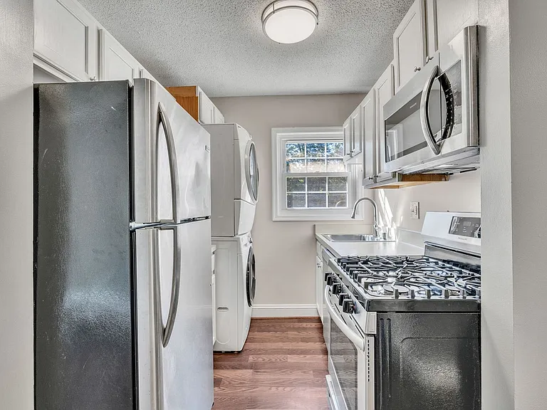 2237 Farrington Ave #203 — Photo 7