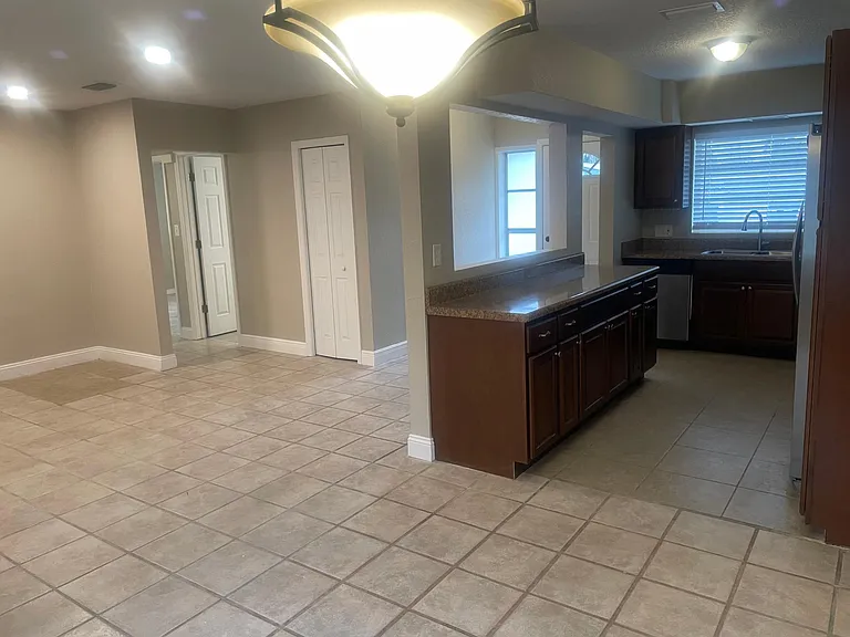 1496 Lakeside Dr — Photo 6