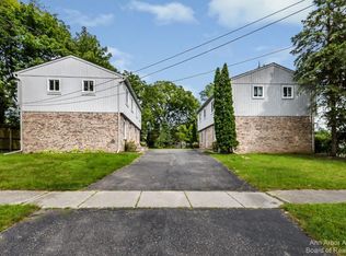 420 Pettibone St, South Lyon, MI