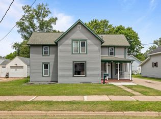 102 10th St, Clintonville, WI 54929