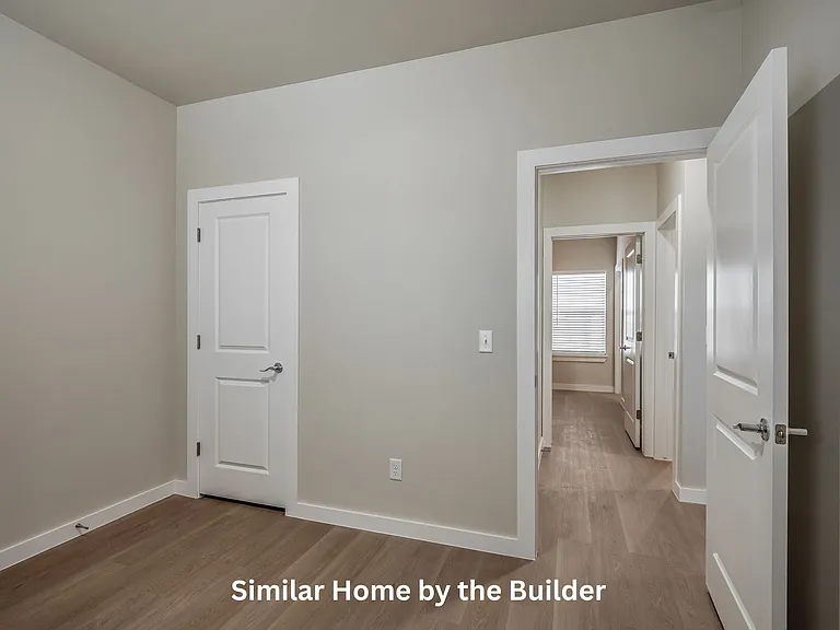 121 Sterling Dr — Photo 17