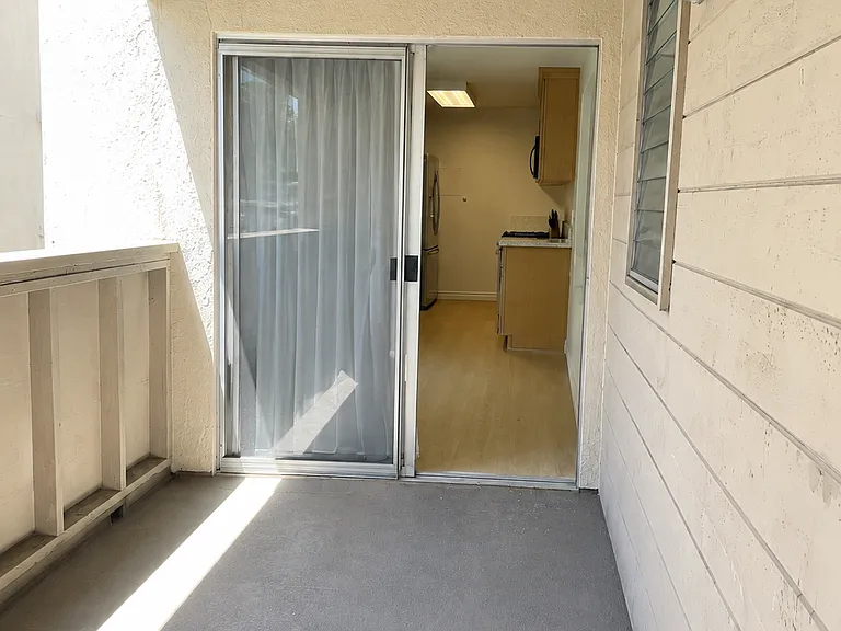 1270 Cabrillo Park Dr #B — Photo 16