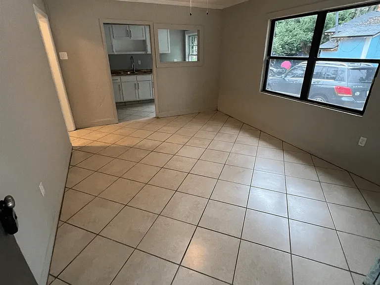 1240 Levy Ave #1 — Photo 9