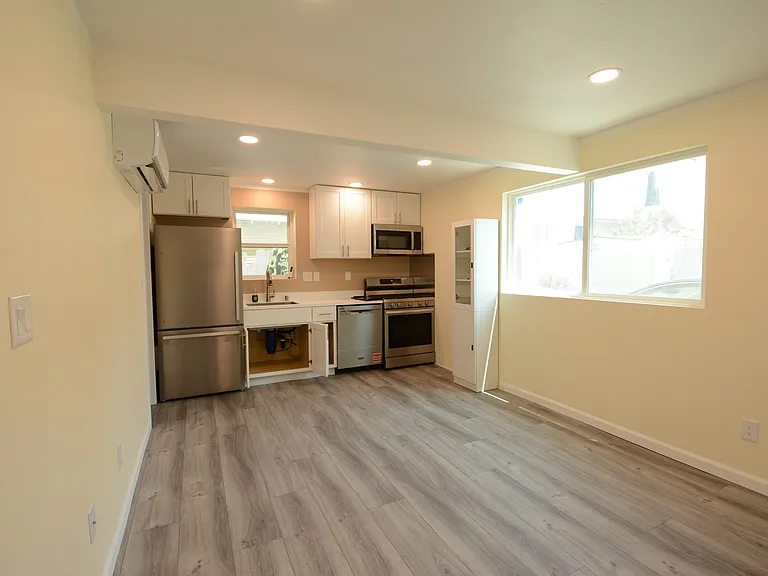 4069 49th St #7 — Photo 3