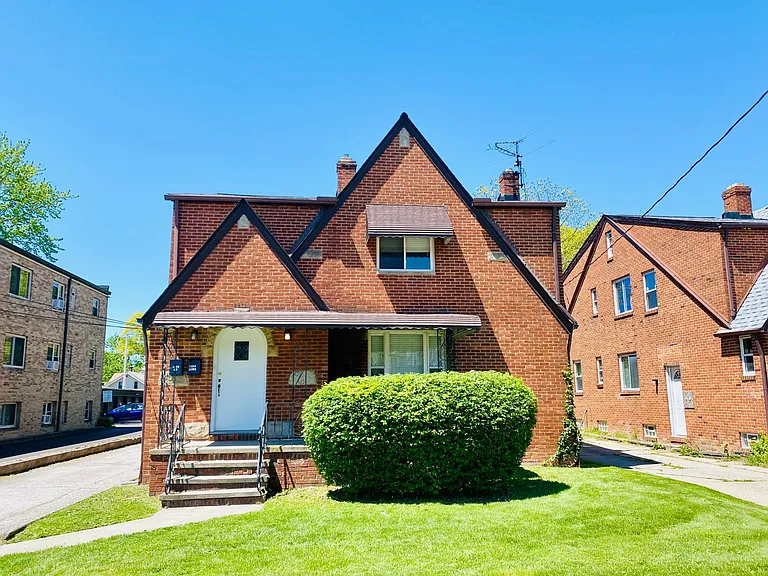3480 Warren