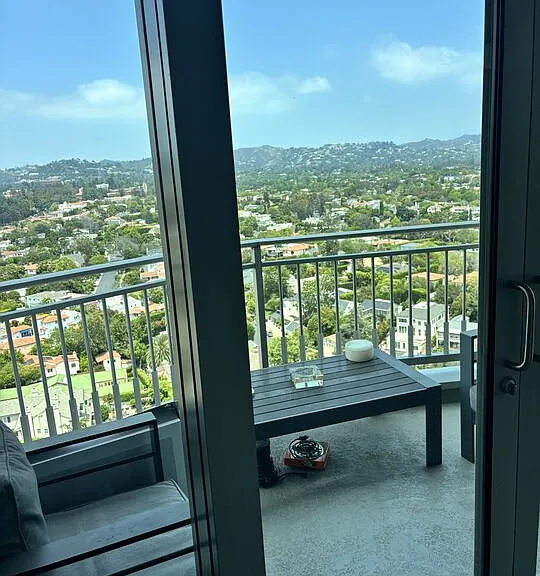 10727 Wilshire Blvd #2002 — Photo 39