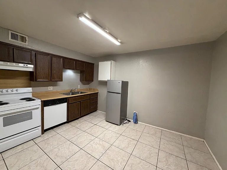 4608 Belton Ave #B — Photo 3