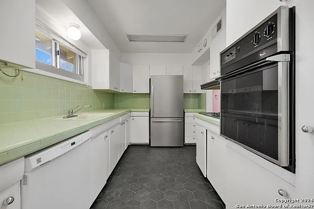 103 Oakhurst Pl — Photo 9