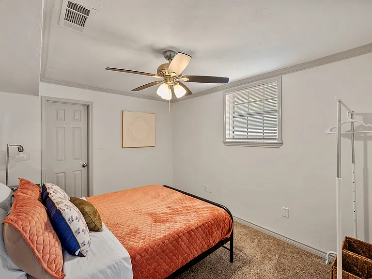 3458 Suffolk Dr — Photo 15