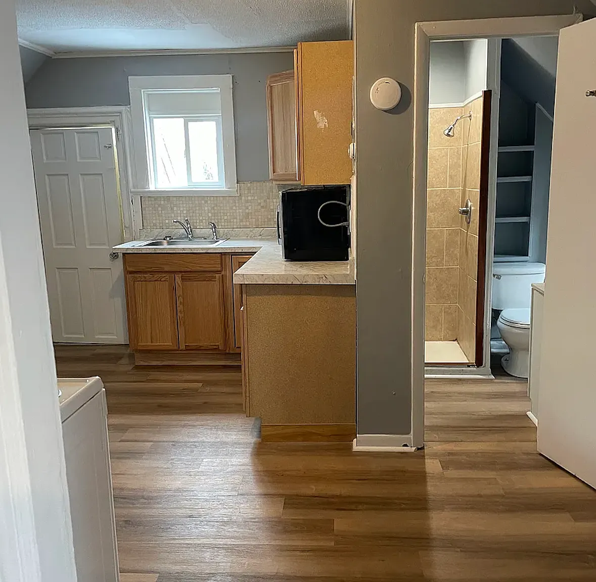 2 bed, 1.0 bath, $900 — Photo 4