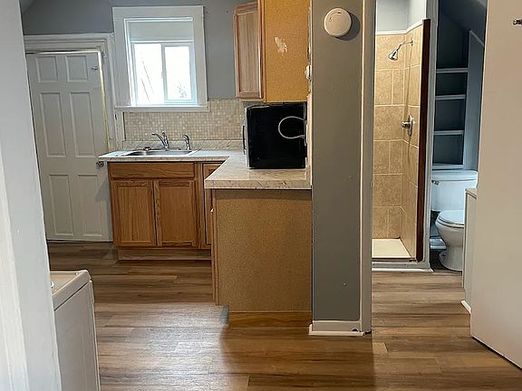 4th image of 650 Emerson St #2