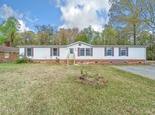 1493 Millpond Rd, Elizabeth City, NC 27909