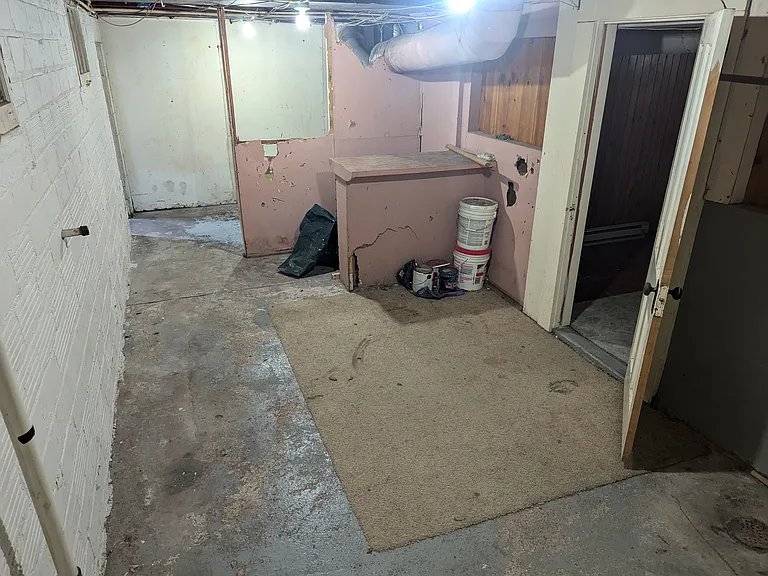 1318 G St — Photo 11