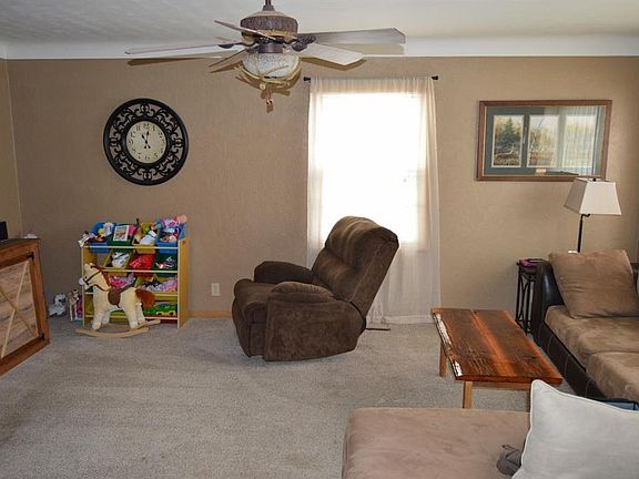4th image of 605 2nd Ave