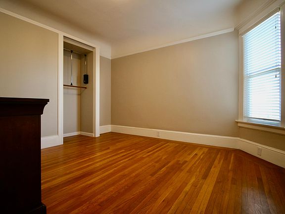 Middle bedroom (#3)