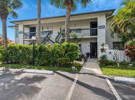 5826 Areca Palm Ct
