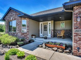 20370 Ivywood St, Cedar, MN 55011
