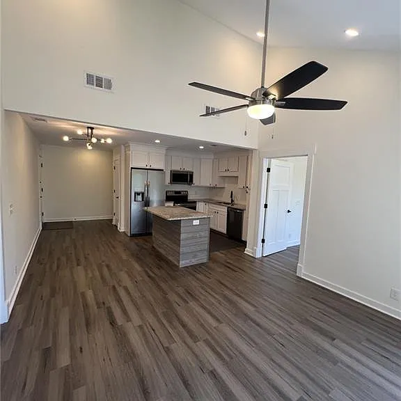 100 Blair Rd #E5 — Photo 1