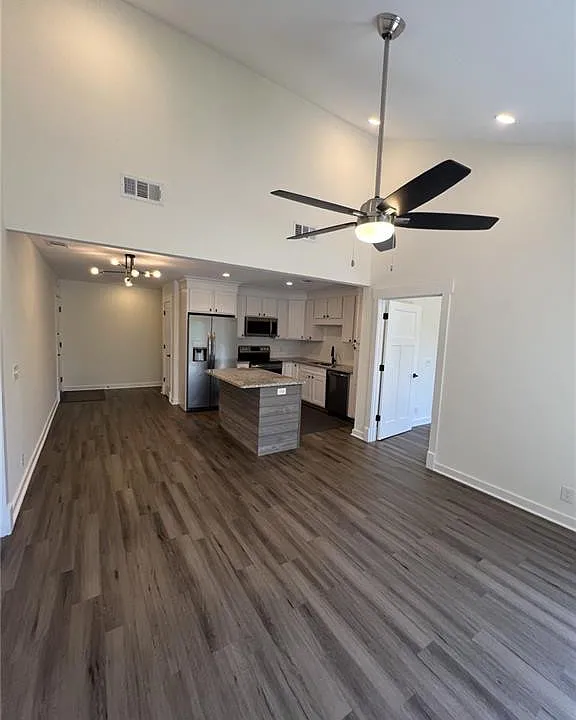 100 Blair Rd #E5