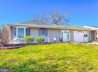 39 Morning Glory Ln, Levittown, PA