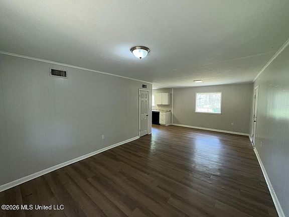 3rd image of 3341 Suncrest Dr