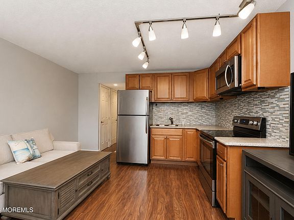 4th image of 45 Sampson Avenue #9