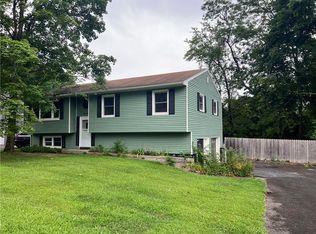 75 S Gate Dr, Poughkeepsie, NY 12601