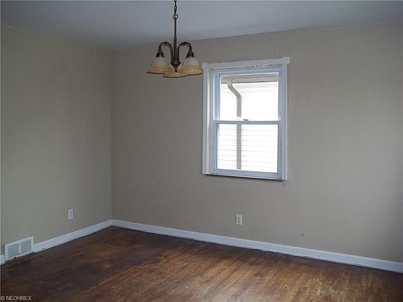 3rd image of 328 Kingston Ave