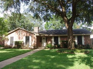 1215 Blue Willow Dr, Houston, TX 77042