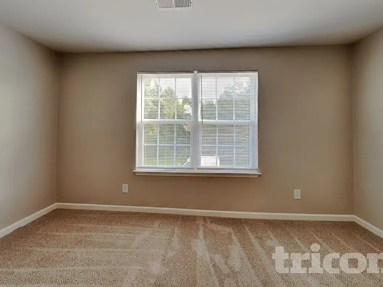 917 Leatherstone Ln — Photo 10