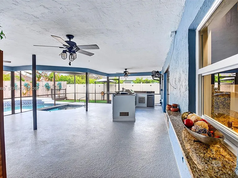 13808 Geranium Pl — Photo 32