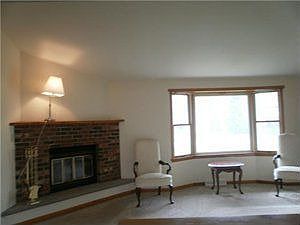3rd image of 49 Old Orchard Ln