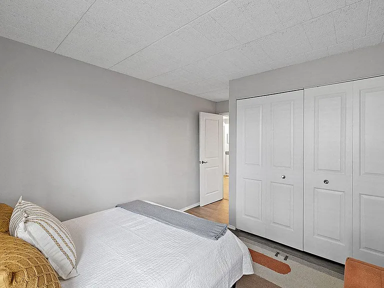 Southgate Apartments & Townhomes — Photo 15