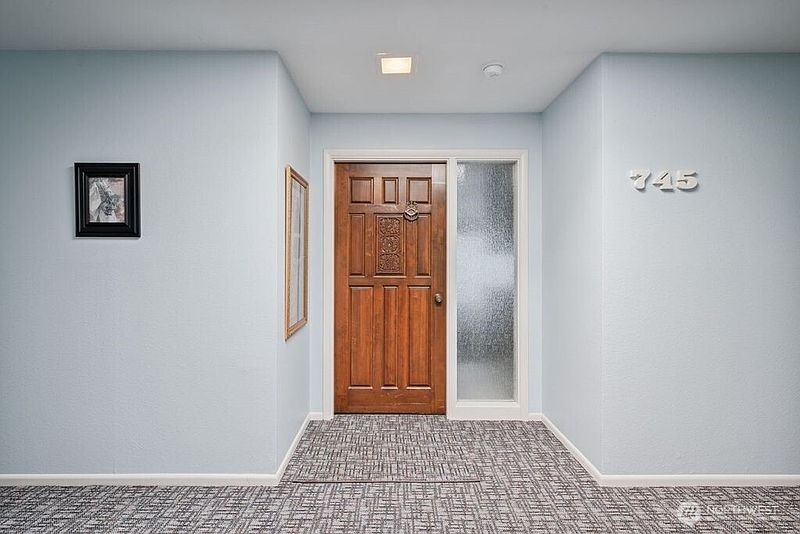 3rd image of 745 Marine View Drive
