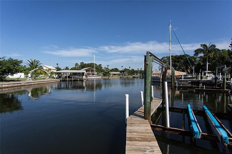 1st image of 1715 Bayou Grande Blvd NE