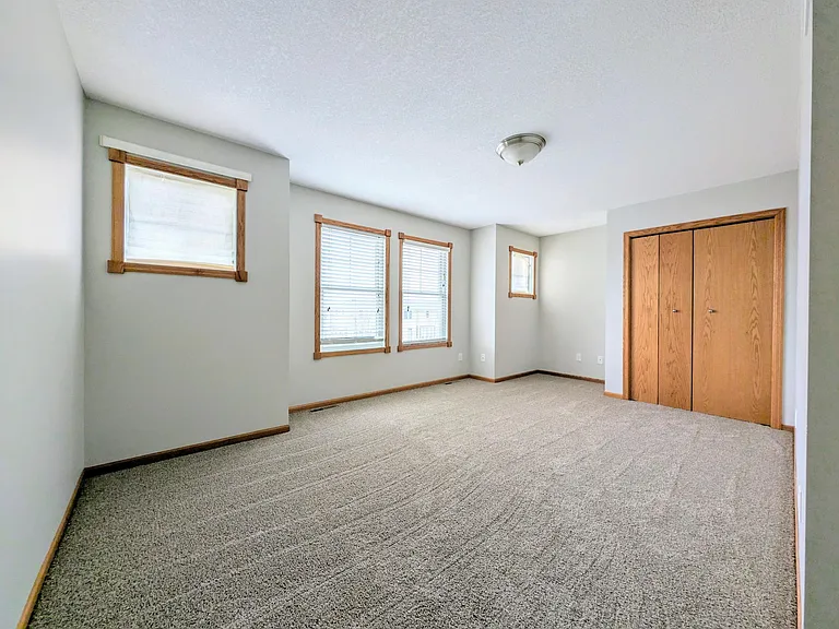 1911 Red Maple Ln — Photo 11