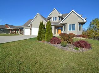 502 Bluffs Pkwy, Buffalo, MN 55313