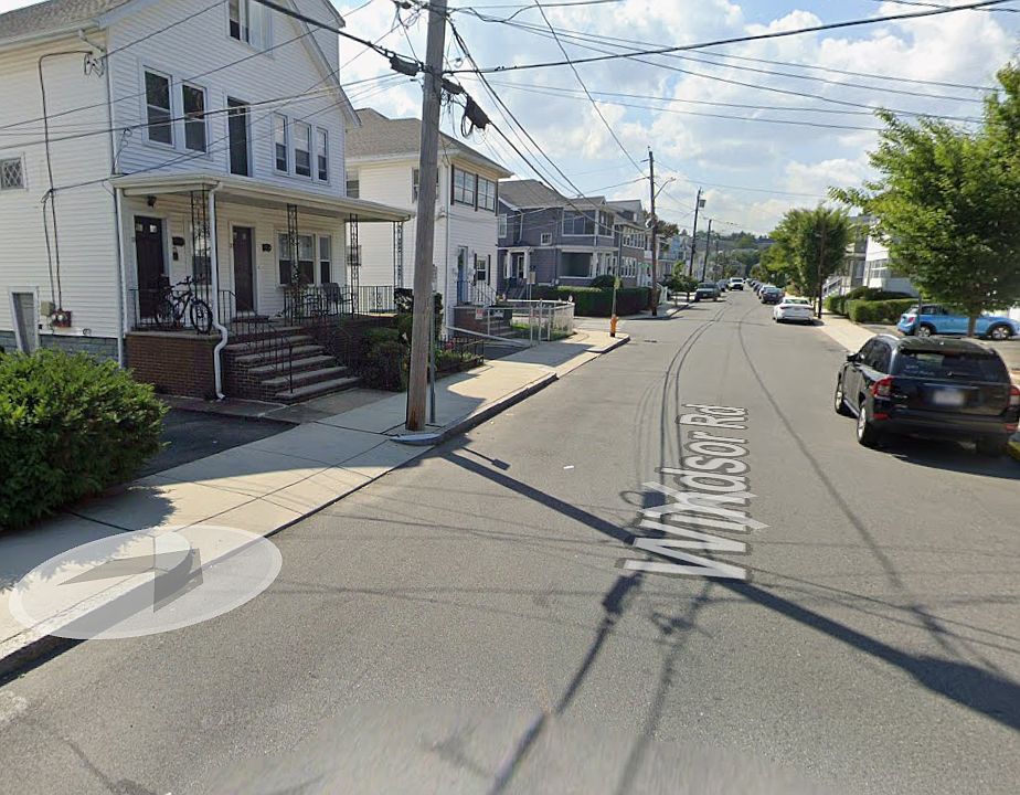 2nd image of 18 Windsor Rd #2