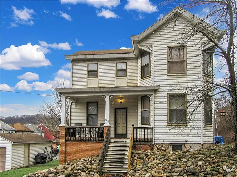 813 4th St photo 1