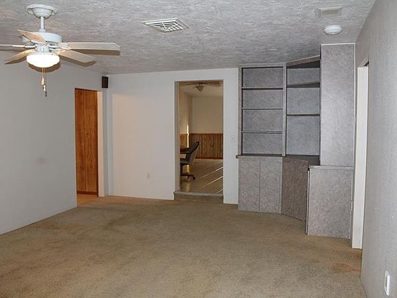 4th image of 550 Leach St