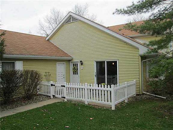 2nd image of 9 Olde Orchard Dr