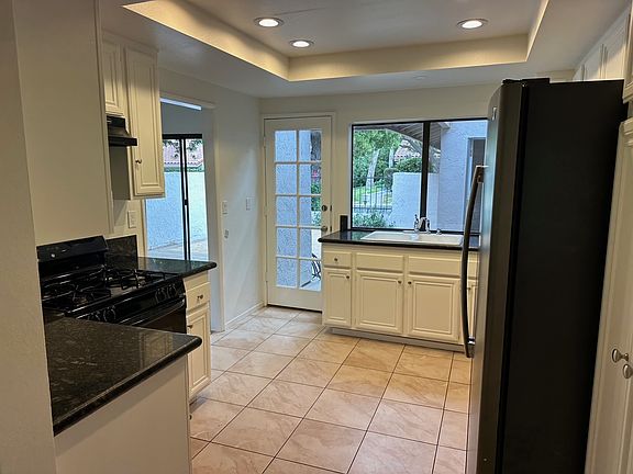 5th image of 655 Arroyo Oaks Dr