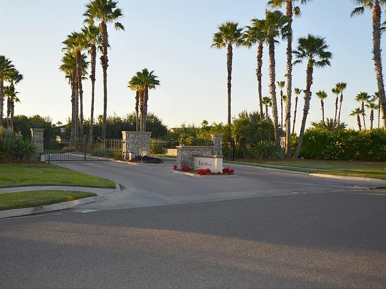 3600 Denia Ct — Photo 5