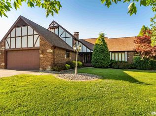1802 Testa Dr, Marion, IL 62959