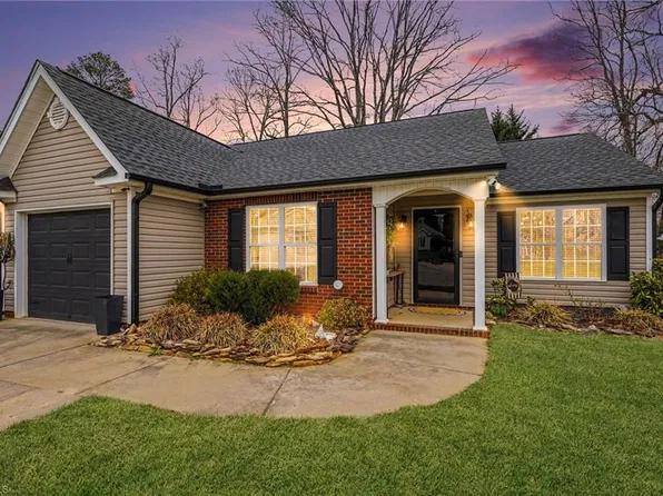 1821 Pope Hill Ct, Kernersville, NC 27284