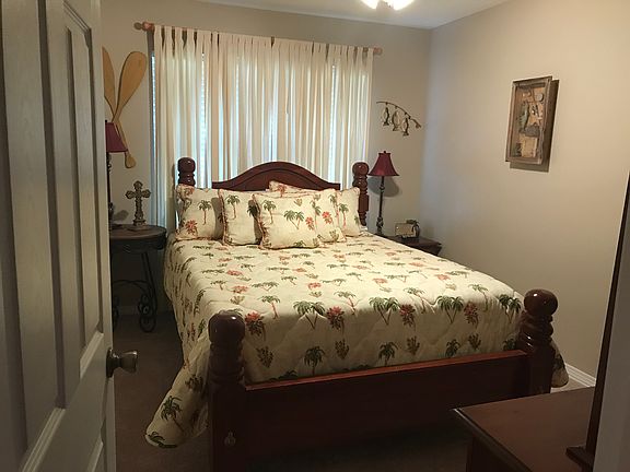 Spare bedroom 